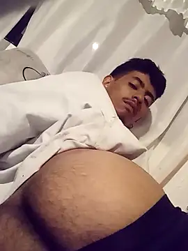 Snapshot of SkinniYamo chatting on March 12, 2026, 7:12 am SkinniYamo online show from March 12, 2026, 7:12 am