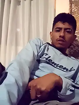 Snapshot of SkinniYamo chatting on March 4, 2026, 5:59 am SkinniYamo online show from March 4, 2026, 5:59 am