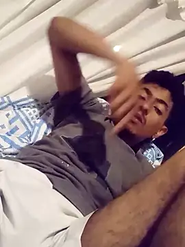 Snapshot of SkinniYamo chatting on March 13, 2026, 4:50 am SkinniYamo online show from March 13, 2026, 4:50 am