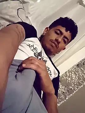 Snapshot of SkinniYamo chatting on March 11, 2026, 5:34 am SkinniYamo online show from March 11, 2026, 5:34 am