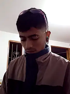 Snapshot of SkinniYamo chatting on February 27, 2026, 12:55 am SkinniYamo online show from February 27, 2026, 12:55 am