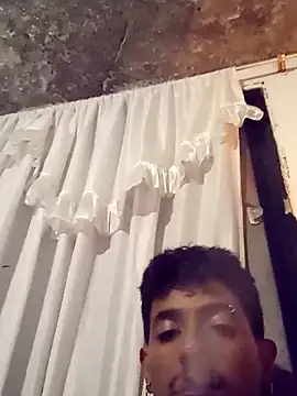 Snapshot of SkinniYamo chatting on March 16, 2026, 5:15 am SkinniYamo online show from March 16, 2026, 5:15 am