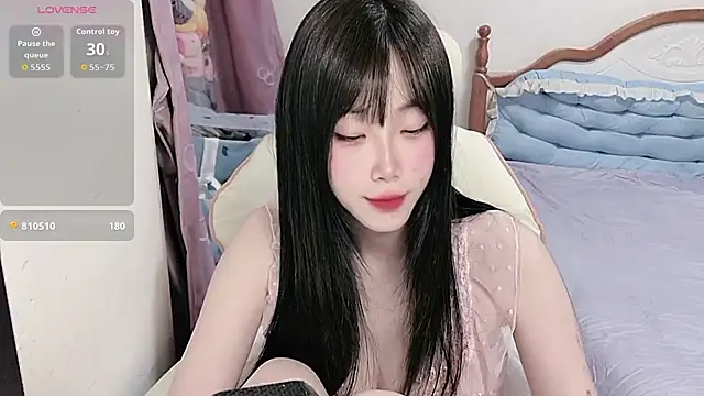 Vivian-88 online show from May 4, 2026, 3:43 am