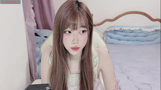 Snapshot of Vivian-88 chatting on July 28, 2026, 2:35 pm Vivian-88 online show from July 28, 2026, 2:35 pm