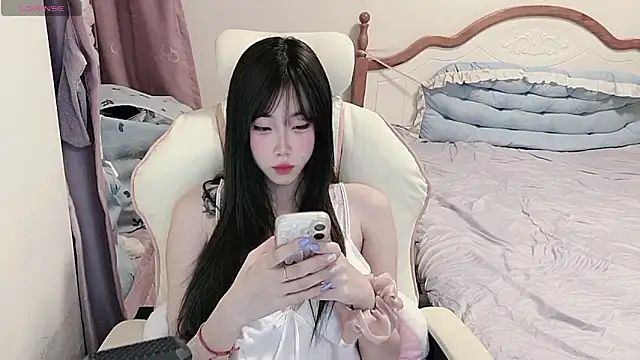 Snapshot of Vivian-88 chatting on June 7, 2026, 4:23 pm Vivian-88 online show from June 7, 2026, 4:23 pm