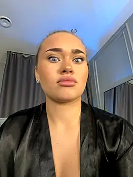 MilaRaven online show from November 30, 2025, 6:58 am