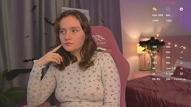 Snapshot of ErikaGreen chatting on October 27, 2025, 11:55 am ErikaGreen online show from October 27, 2025, 11:55 am