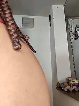 Snapshot of leona_sumiza chatting on November 26, 2025, 10:59 am leona sumiza online show from November 26, 2025, 10:59 am