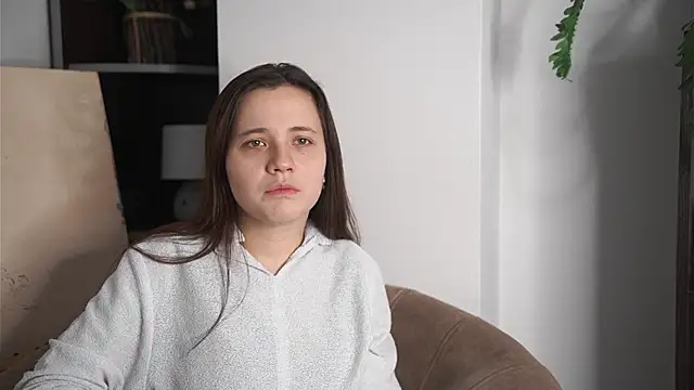 Snapshot of EmelineGarry chatting on October 27, 2025, 6:36 am EmelineGarry online show from October 27, 2025, 6:36 am