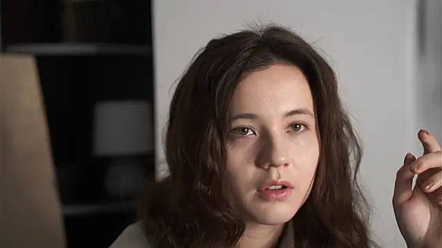 Snapshot of EmelineGarry chatting on October 28, 2025, 4:35 am EmelineGarry online show from October 28, 2025, 4:35 am