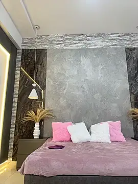 Hannahpradaa  online show from February 3, 2026, 11:15 am