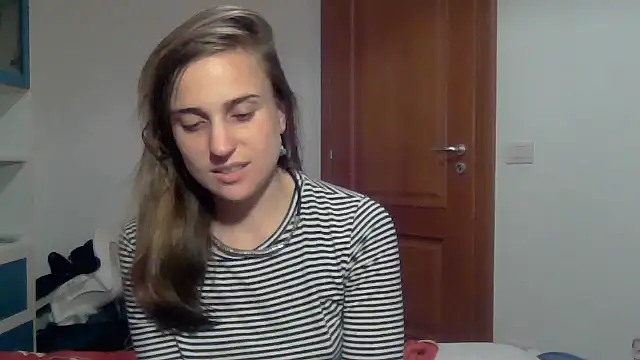 Snapshot of SinnEmily chatting on April 11, 2026, 4:10 pm SinnEmily online show from April 11, 2026, 4:10 pm