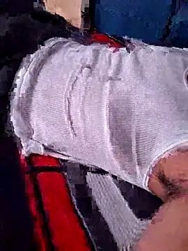 Snapshot of sanz957 chatting on December 14, 2025, 11:43 pm sanz957 online show from December 14, 2025, 11:43 pm