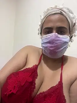 Snapshot of WildNour chatting on March 5, 2026, 2:35 pm WildNour online show from March 5, 2026, 2:35 pm