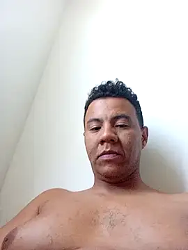 Snapshot of Fire_latino chatting on November 5, 2025, 2:42 pm Fire latino online show from November 5, 2025, 2:42 pm