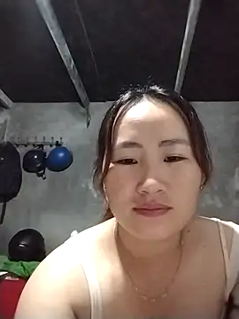 Snapshot of emini-xx chatting on October 29, 2025, 1:54 pm emini-xx online show from October 29, 2025, 1:54 pm