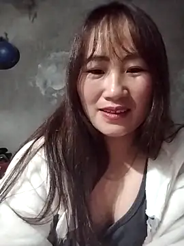 Snapshot of emini-xx chatting on December 2, 2025, 1:35 pm emini-xx online show from December 2, 2025, 1:35 pm