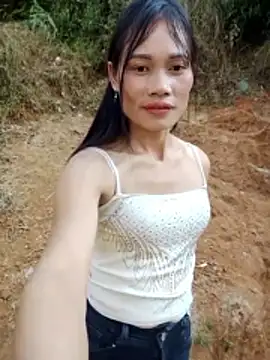 Snapshot of doggy-00 chatting on February 16, 2026, 8:02 am doggy-00 online show from February 16, 2026, 8:02 am