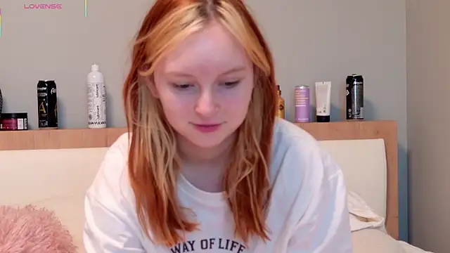 Snapshot of AngelWisee chatting on August 7, 2026, 3:12 am AngelWisee online show from August 7, 2026, 3:12 am