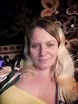 Snapshot of Lana-murr chatting on October 31, 2025, 7:21 pm Lana-murr online show from October 31, 2025, 7:21 pm