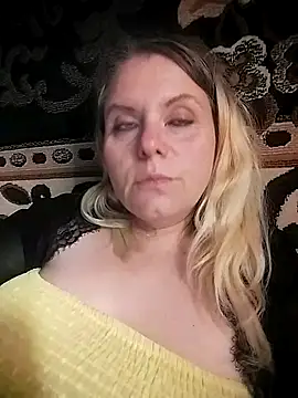 Snapshot of Lana-murr chatting on December 4, 2025, 8:02 am Lana-murr online show from December 4, 2025, 8:02 am