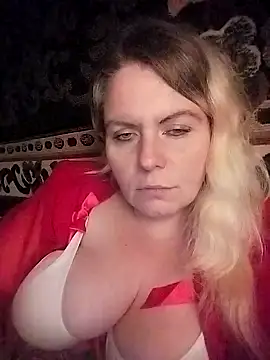 Snapshot of Lana-murr chatting on October 29, 2025, 7:46 pm Lana-murr online show from October 29, 2025, 7:46 pm