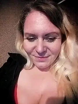 Snapshot of Lana-murr chatting on November 9, 2025, 6:56 pm Lana-murr online show from November 9, 2025, 6:56 pm