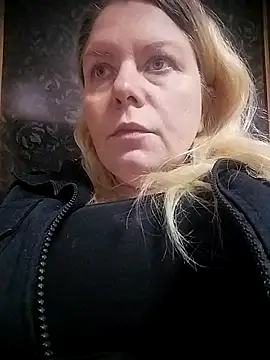 Snapshot of Lana-murr chatting on November 17, 2025, 6:39 am Lana-murr online show from November 17, 2025, 6:39 am