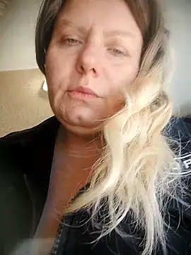 Lana-murr online show from April 30, 2026, 5:47 am