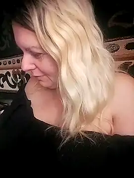 Snapshot of Lana-murr chatting on October 31, 2025, 7:16 am Lana-murr online show from October 31, 2025, 7:16 am