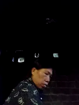 Snapshot of bella-la chatting on December 4, 2025, 9:41 am bella-la online show from December 4, 2025, 9:41 am