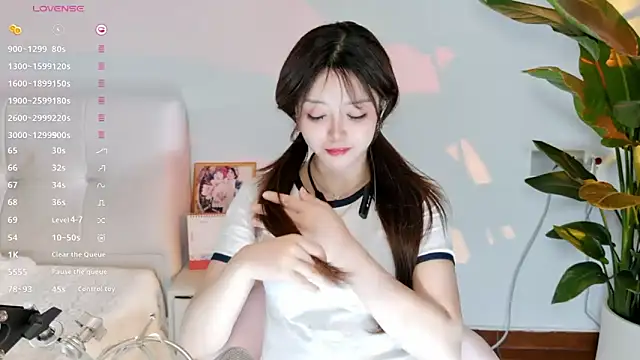 Snapshot of Yiluo95 chatting on June 22, 2026, 4:04 pm Yiluo95 online show from June 22, 2026, 4:04 pm