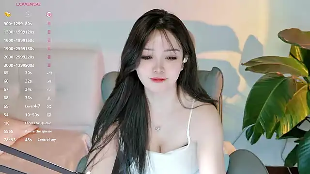 Snapshot of Yiluo95 chatting on July 23, 2026, 10:12 am Yiluo95 online show from July 23, 2026, 10:12 am