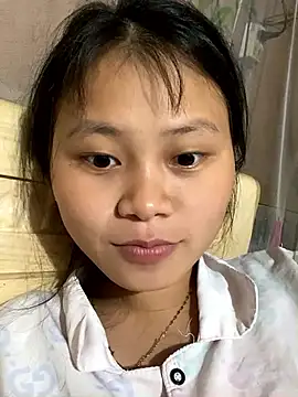 Snapshot of Sophia-123 chatting on November 3, 2025, 1:33 am Sophia-123 online show from November 3, 2025, 1:33 am