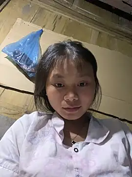 Snapshot of Sophia-123 chatting on November 2, 2025, 1:05 pm Sophia-123 online show from November 2, 2025, 1:05 pm