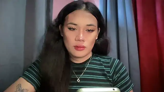 Snapshot of untouchable_mia chatting on November 29, 2025, 1:06 am untouchable mia online show from November 29, 2025, 1:06 am