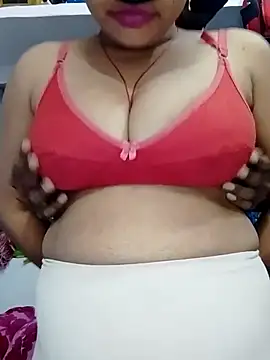 Snapshot of hot_couple_000 chatting on December 4, 2025, 3:55 pm hot couple 000 online show from December 4, 2025, 3:55 pm