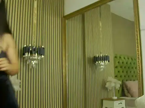 Snapshot of MiaJenner chatting on November 15, 2025, 6:39 am MiaJenner online show from November 15, 2025, 6:39 am