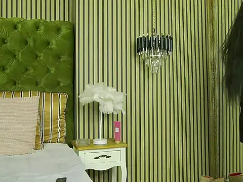 Snapshot of MiaJenner chatting on November 12, 2025, 6:06 am MiaJenner online show from November 12, 2025, 6:06 am