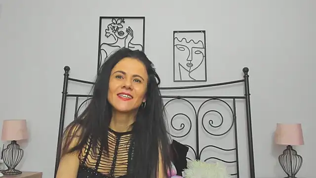 Snapshot of brianaflynt chatting on November 3, 2025, 9:07 pm brianaflynt online show from November 3, 2025, 9:07 pm