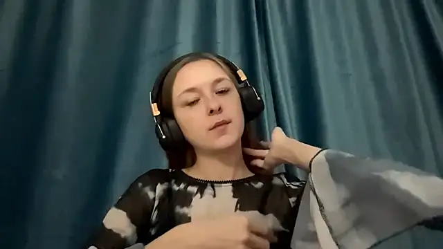 Snapshot of HOTBellakle chatting on November 23, 2025, 3:11 pm HOTBellakle online show from November 23, 2025, 3:11 pm