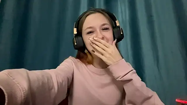 Snapshot of HOTBellakle chatting on November 3, 2025, 3:15 pm HOTBellakle online show from November 3, 2025, 3:15 pm