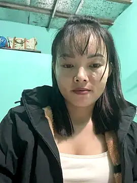 Snapshot of Night_owl111 chatting on November 2, 2025, 4:17 am Night owl111 online show from November 2, 2025, 4:17 am