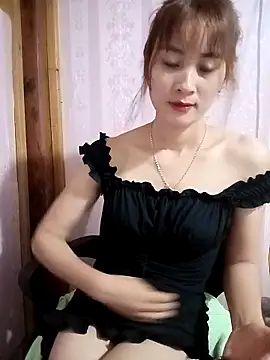 Snapshot of Em_xinh01 chatting on May 16, 2026, 12:48 pm Em xinh01 online show from May 16, 2026, 12:48 pm