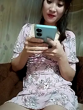 Snapshot of Em_xinh01 chatting on November 17, 2025, 3:38 pm Em xinh01 online show from November 17, 2025, 3:38 pm