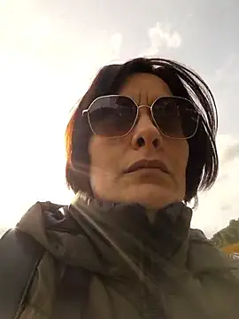 Piediniecollant online show from March 14, 2026, 1:06 pm