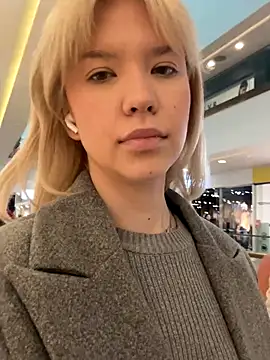 Leila La online show from November 1, 2025, 9:14 am