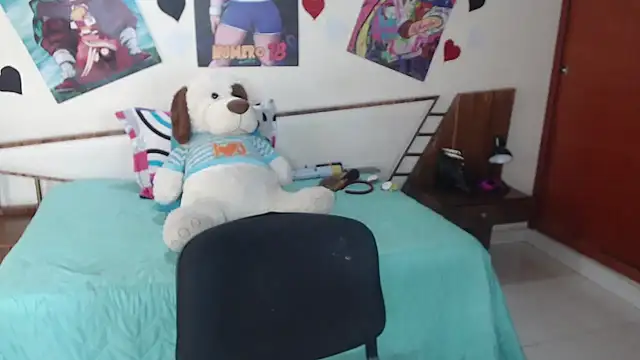 EmmilyConnor online show from December 5, 2025, 2:48 pm