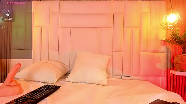 VenuzSofia online show from November 20, 2025, 10:52 pm