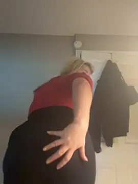 Snapshot of SilverSeductress chatting on March 8, 2026, 6:00 pm SilverSeductress online show from March 8, 2026, 6:00 pm